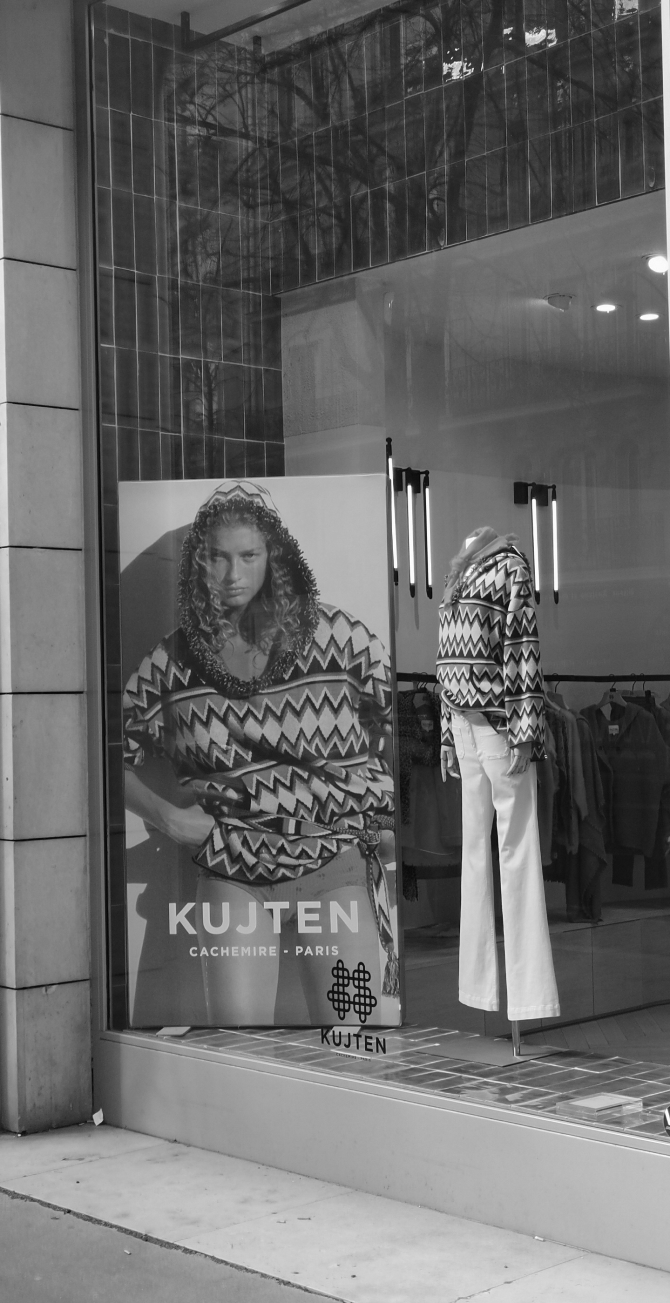 Kujten - Live fashion sketching by Margot Changeon Kujten - Live fashion sketching by Margot Changeon