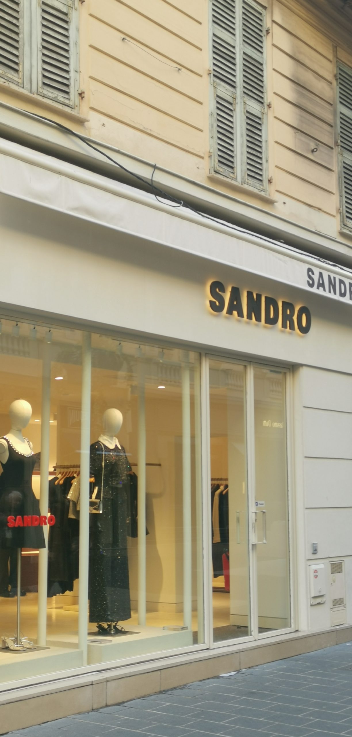 Live drawing à la boutique Sandro de Nice, dessin en direct par l'illustratrice Margot Changeon