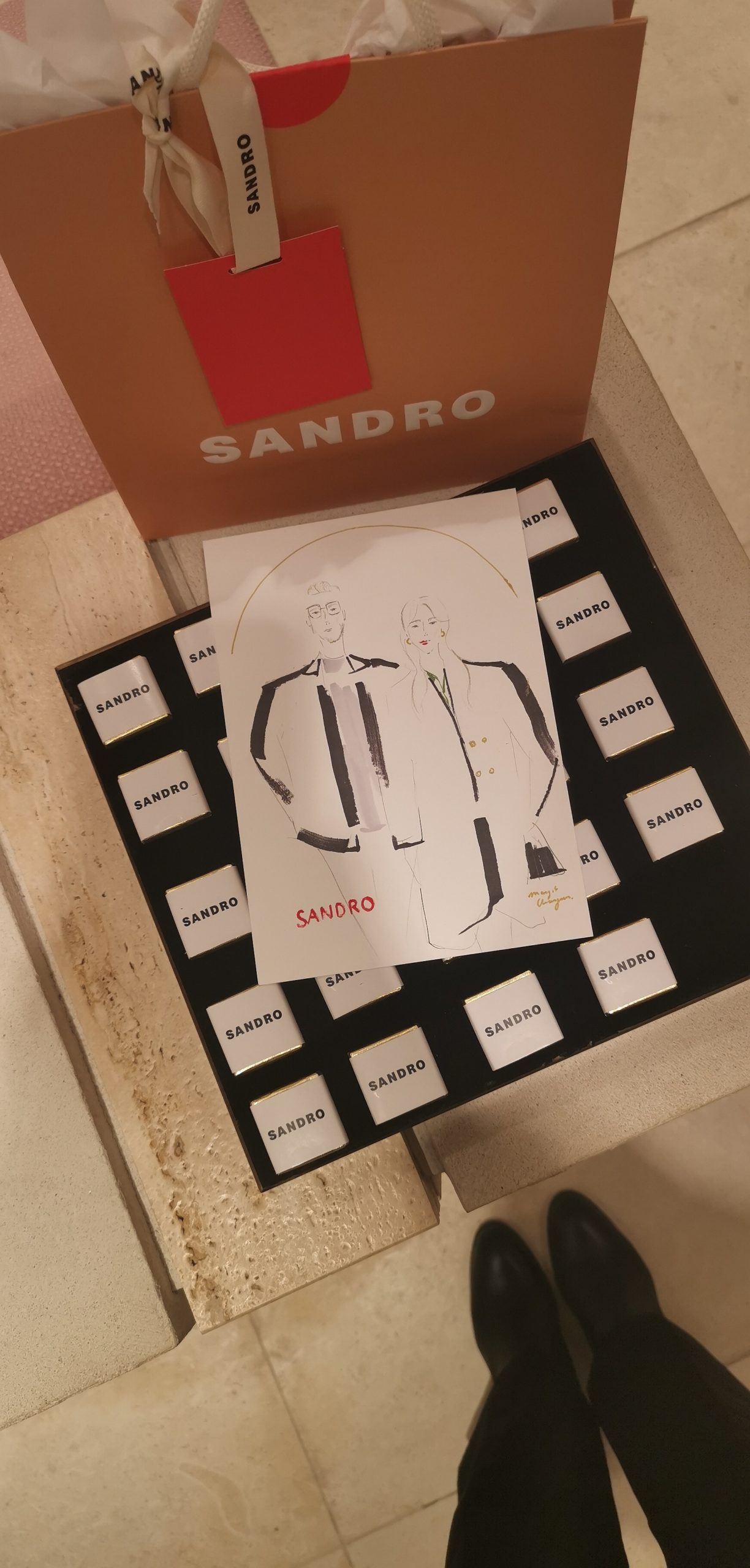 Live drawing à la boutique Sandro de Nice, dessin en direct par l'illustratrice Margot Changeon